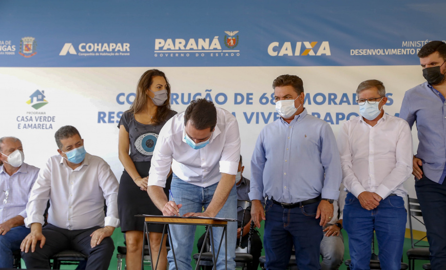 Arapongas, na Região Norte, vai dar um salto de qualidade na questão habitacional. Em ações desenvolvidas pelo Governo do Estado, a cidade vai ganhar nos próximos meses um novo bairro planejado, com 1.479 moradias divididas em duas fases, e uma unidade do Condomínio do Idoso, com 40 residências exclusivas para a terceira idade. - Arapongas, 30/09/2021 - Foto Gilson Abreu/AEN