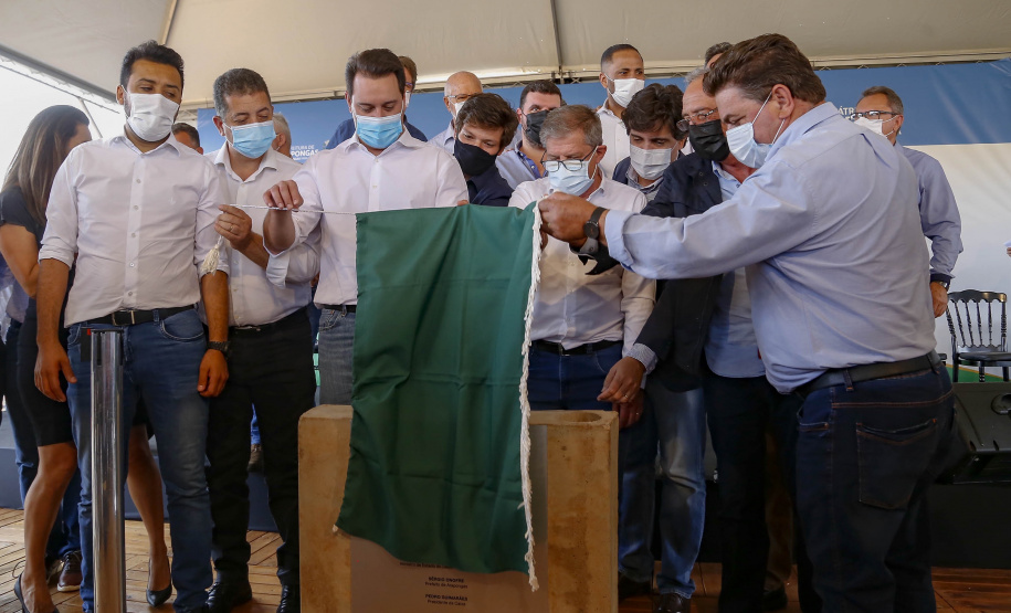 Arapongas, na Região Norte, vai dar um salto de qualidade na questão habitacional. Em ações desenvolvidas pelo Governo do Estado, a cidade vai ganhar nos próximos meses um novo bairro planejado, com 1.479 moradias divididas em duas fases, e uma unidade do Condomínio do Idoso, com 40 residências exclusivas para a terceira idade. - Arapongas, 30/09/2021 - Foto Gilson Abreu/AEN