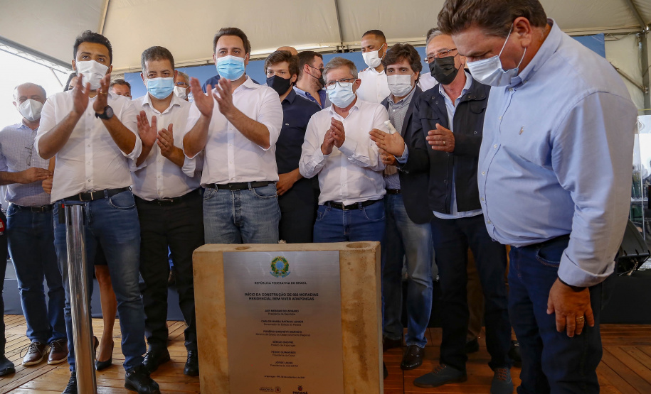 Arapongas, na Região Norte, vai dar um salto de qualidade na questão habitacional. Em ações desenvolvidas pelo Governo do Estado, a cidade vai ganhar nos próximos meses um novo bairro planejado, com 1.479 moradias divididas em duas fases, e uma unidade do Condomínio do Idoso, com 40 residências exclusivas para a terceira idade. - Arapongas, 30/09/2021 - Foto Gilson Abreu/AEN