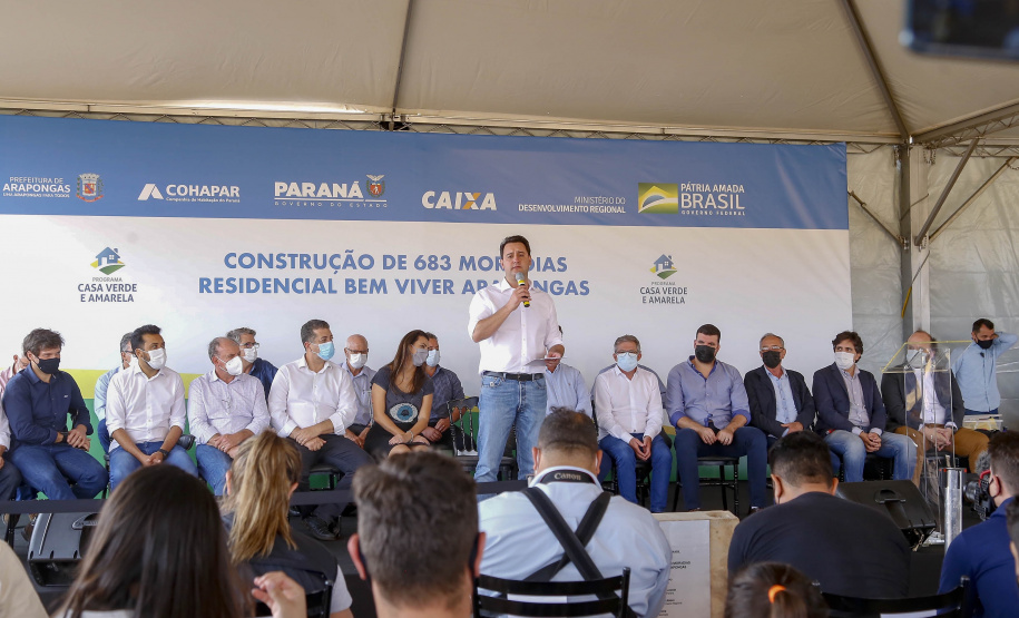 Arapongas, na Região Norte, vai dar um salto de qualidade na questão habitacional. Em ações desenvolvidas pelo Governo do Estado, a cidade vai ganhar nos próximos meses um novo bairro planejado, com 1.479 moradias divididas em duas fases, e uma unidade do Condomínio do Idoso, com 40 residências exclusivas para a terceira idade. - Arapongas, 30/09/2021 - Foto Gilson Abreu/AEN