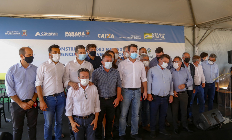 Arapongas, na Região Norte, vai dar um salto de qualidade na questão habitacional. Em ações desenvolvidas pelo Governo do Estado, a cidade vai ganhar nos próximos meses um novo bairro planejado, com 1.479 moradias divididas em duas fases, e uma unidade do Condomínio do Idoso, com 40 residências exclusivas para a terceira idade. - Arapongas, 30/09/2021 - Foto Gilson Abreu/AEN