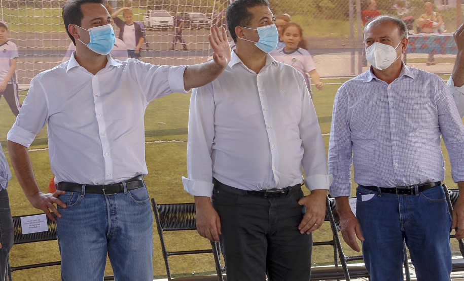 O governador Carlos Massa Ratinho Junior participou nesta quinta-feira (30), em Rolândia, na Região Norte, da inauguração de duas unidades do Meu Campinho, um dos principais programas de esporte e lazer do Governo do Estado. Ele anunciou  também a liberação de R$ 1.799.678,06 para a retomada da construção de um novo Centro Municipal de Educação Infantil (CMEI). 
Foto Gilson Abreu/AEN