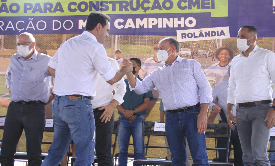 O governador Carlos Massa Ratinho Junior participou nesta quinta-feira (30), em Rolândia, na região Norte, da inauguração de duas unidades do Meu Campinho, um dos principais programas de esporte e lazer do Governo do Estado. Foto: Gustavo Pontes/SEDU