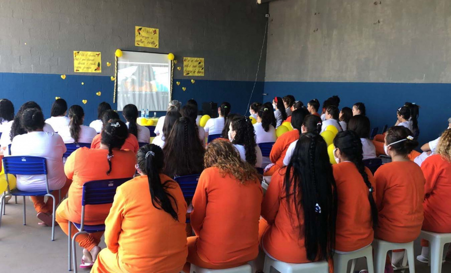 O Departamento Penitenciário do Paraná encerra nesta quinta-feira (30), as atividades da campanha setembro amarelo, que tem como objetivo promover ações de valorização da vida e o combate ao suicídio no sistema prisional. Durante todo o mês, presos e servidores, receberam informações e debateram sobre o tema por meio de uma série de ações. - Curitiba, 30/09/2021 - Foto: DEPEN-PR