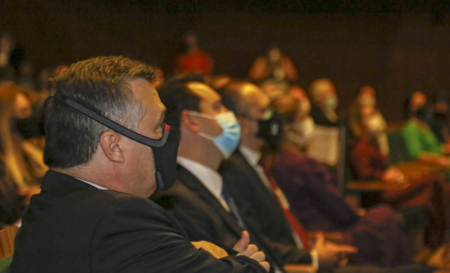 O governador Carlos Massa Ratinho Junior participou nesta quinta-feira (30) da solenidade em comemoração ao Jubileu de Ouro do HU-UEL, reforçando a importância da organização para o Estado, destacando os feitos mais recentes.
Foto Gilson Abreu/AEN