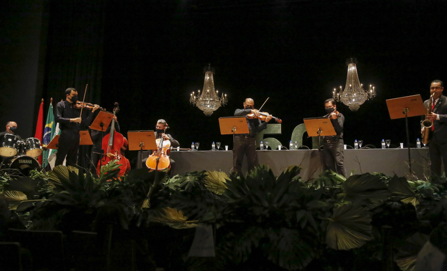 O governador Carlos Massa Ratinho Junior participou nesta quinta-feira (30) da solenidade em comemoração ao Jubileu de Ouro do HU-UEL, reforçando a importância da organização para o Estado, destacando os feitos mais recentes.
Foto Gilson Abreu/AEN