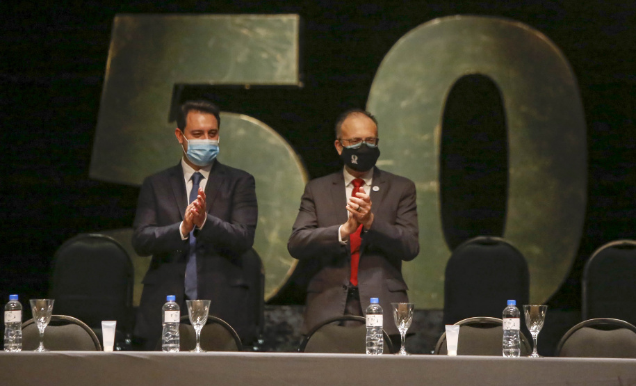 O governador Carlos Massa Ratinho Junior participou nesta quinta-feira (30) da solenidade em comemoração ao Jubileu de Ouro do HU-UEL, reforçando a importância da organização para o Estado, destacando os feitos mais recentes.
Foto Gilson Abreu/AEN