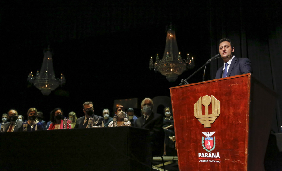 O governador Carlos Massa Ratinho Junior participou nesta quinta-feira (30) da solenidade em comemoração ao Jubileu de Ouro do HU-UEL, reforçando a importância da organização para o Estado, destacando os feitos mais recentes.
Foto Gilson Abreu/AEN