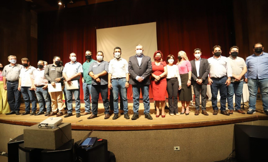 O secretário de Justiça, Família e Trabalho, Ney Leprevost, esteve nesta quinta-feira (30), em Maringá, para assinar com municípios da região parceiras do Governo do Paraná nas áreas do trabalho, da proteção as crianças, da juventude, das pessoas idosas e que se encontram em situação de vulnerabilidade social.  -  Maringá, 30/09/2021 - Foto: SEJUF