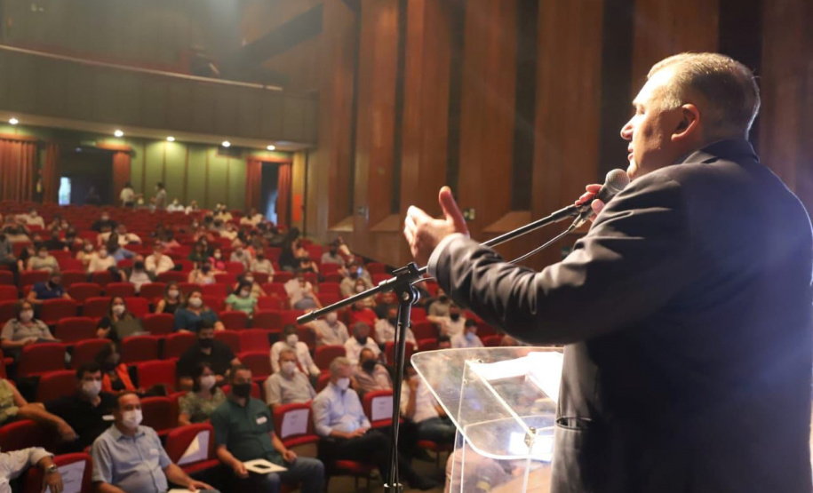 O secretário de Justiça, Família e Trabalho, Ney Leprevost, esteve nesta quinta-feira (30), em Maringá, para assinar com municípios da região parceiras do Governo do Paraná nas áreas do trabalho, da proteção as crianças, da juventude, das pessoas idosas e que se encontram em situação de vulnerabilidade social.  -  Maringá, 30/09/2021 - Foto: SEJUF