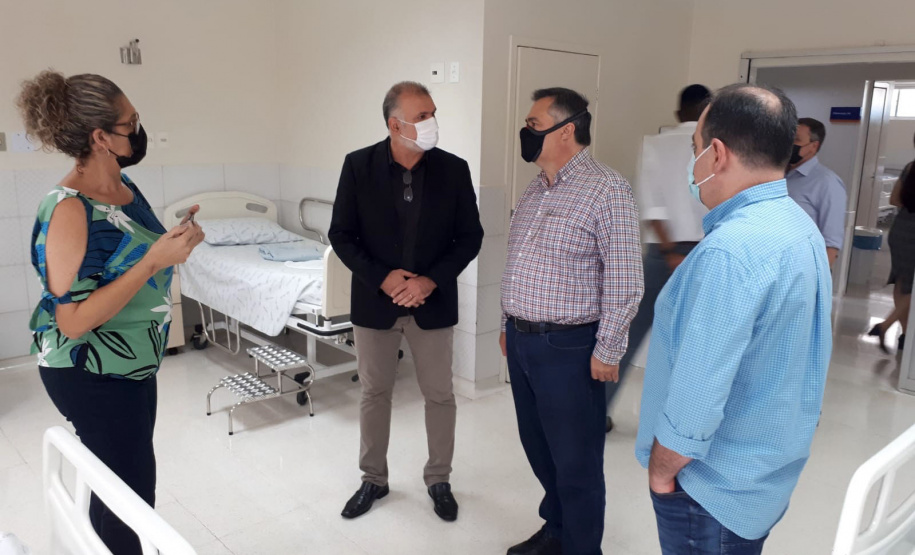 Os Hospitais Zona Norte e Zona Sul de Londrina serão gerenciados pela Fundação Estatal de Atenção em Saúde (Funeas), vinculada à Secretaria de Estado da Saúde, a partir de agora. Com o novo modelo, a expectativa é ampliar serviços para os demais municípios que integram a Região Norte, otimizando as estruturas e melhorando a capacidade de cobertura assistencial no Estado. - Londrina, 01/10/2021 - Foto: SESA