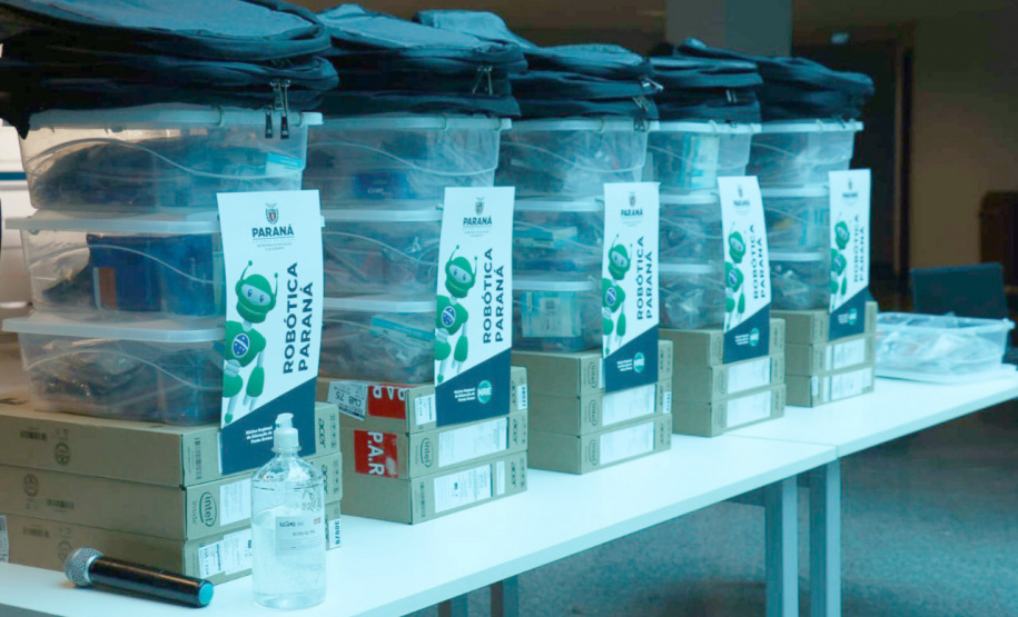 Colégios de mais 30 municípios receberam kits de robótica nesta semana. Foto:Divulgação Seed-PR