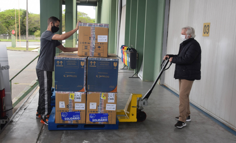 O Paraná recebeu mais 176.670 vacinas da Pfizer/BioNTech contra a Covid-19 neste sábado (2). - Curitiba, 02/10/2021 - Foto: Américo Antonio/SESA