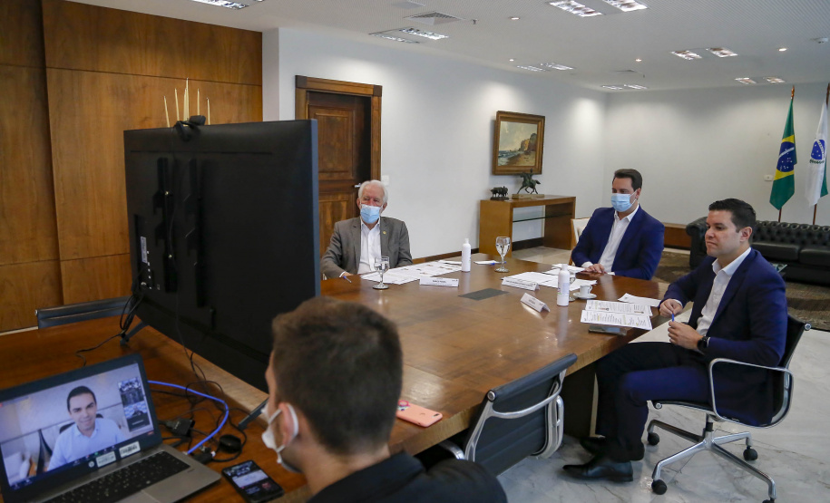 04.10.2021 - Governador Carlos Massa Ratinho Junior, vice-governador Darci Piana e o chefe Casa Civil Guto Silva, participam da Abertura Semana da Inovação
Foto Gilson Abreu/AEN