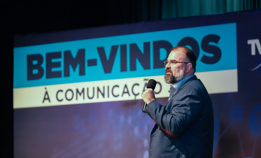 O secretário da Comunicação e da Cultura do Paraná, João Evaristo Debiasi  recebe novos contratados do Serviço Social Autônomo E-Paraná Comunicação (E-PR) nesta segunda-feira (04), no Museu Oscar Niemeyer (MON), em Curitiba.   04/10/2021 - Foto: Geraldo Bubniak/AEN