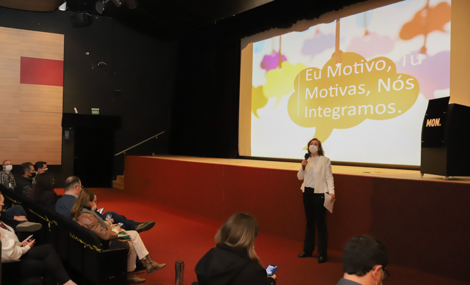 O secretário da Comunicação e da Cultura do Paraná, João Evaristo Debiasi  recebe novos contratados do Serviço Social Autônomo E-Paraná Comunicação (E-PR) nesta segunda-feira (04), no Museu Oscar Niemeyer (MON), em Curitiba.   04/10/2021 - Foto: Geraldo Bubniak/AEN