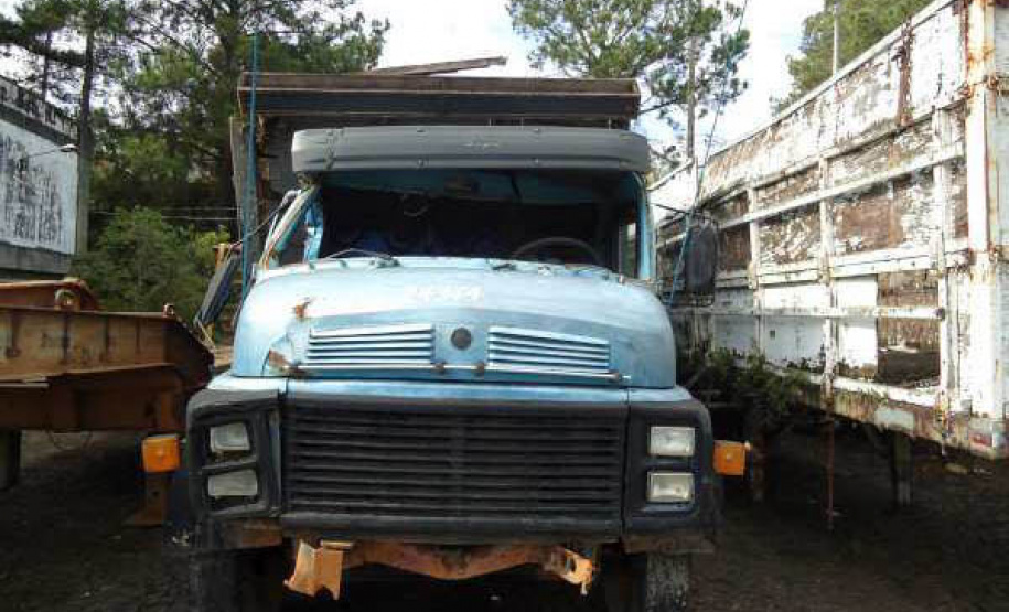 DER realiza leilão de sucatas - Curitiba, 04/10/2021 - Foto: DER-PR