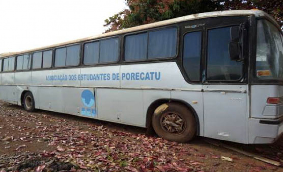 DER realiza leilão de sucatas - Curitiba, 04/10/2021 - Foto: DER-PR