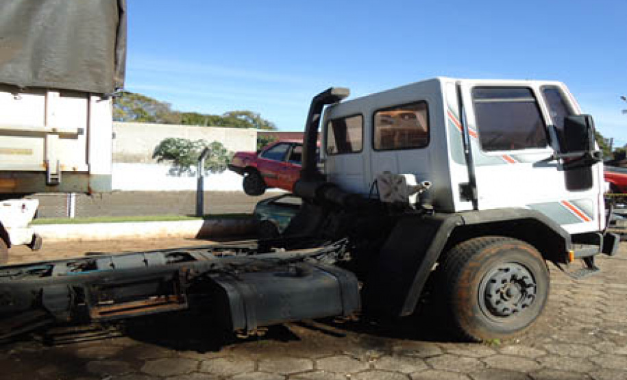 DER realiza leilão de sucatas - Curitiba, 04/10/2021 - Foto: DER-PR