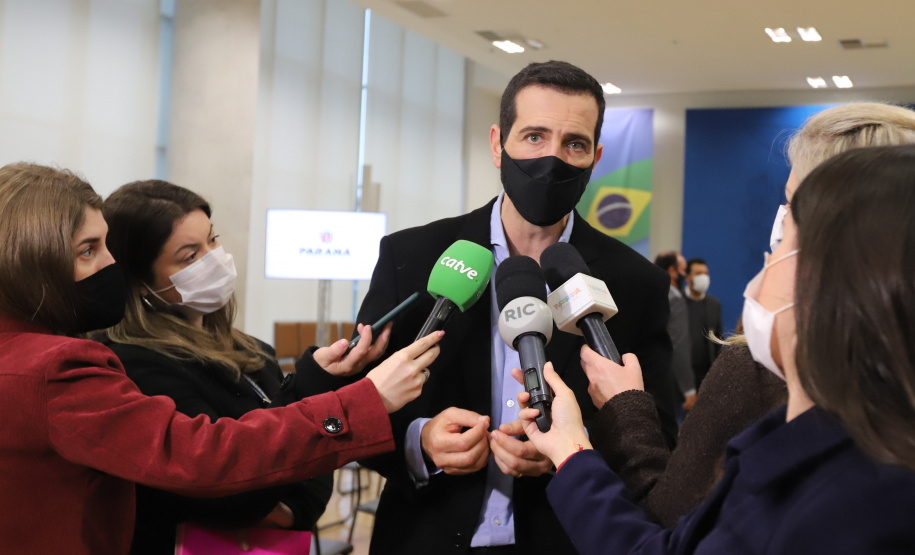 O governador Carlos Massa Ratinho Junior sanciona nesta segunda-feira (4) a lei que institui o homeschooling. Na foto, o secretário de Educação do Paraná, Renato Feder  - 04/10/2021 - Foto: Geraldo Bubniak/AEN