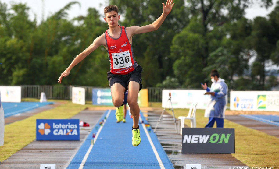Seis ouros, seis pratas e cincos bronzes esses foram os resultados dos atletas do Paraná no Campeonato Brasileiro Loterias Caixa Sub-16 de Atletismo que ocorreu no último final de semana no Centro Nacional de Treinamento em Atletismo de Cascavel. O evento tem apoio do Governo do Paraná, por meio da Superintendência do Esporte, da Federação de Atletismo do Paraná (FAP) e da Prefeitura de Cascavel.-  Curitiba, 05/10/2021 - Foto: WAGNER CARMO/CBAT