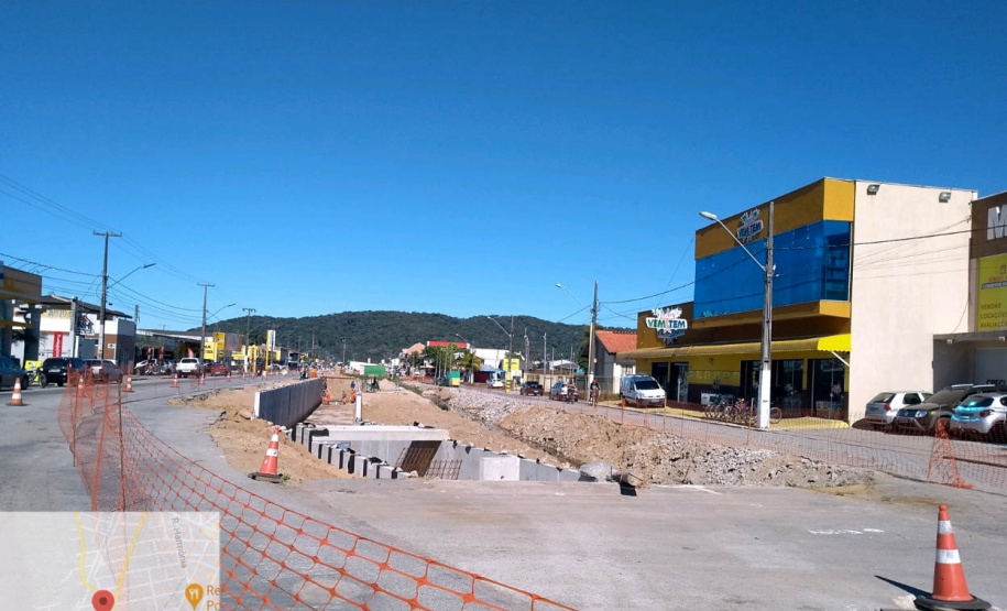 Desvios Matinhos - Lembrete dos desvios de trânsito em Matinhos devido à obra de duplicação, para os turistas que vão ao litoral no feriadão  -  Curitiba, 06/10/2021  -  Foto: DER