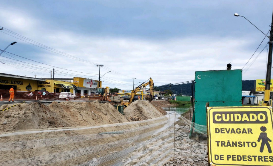 Desvios Matinhos - Lembrete dos desvios de trânsito em Matinhos devido à obra de duplicação, para os turistas que vão ao litoral no feriadão  -  Curitiba, 06/10/2021  -  Foto: DER