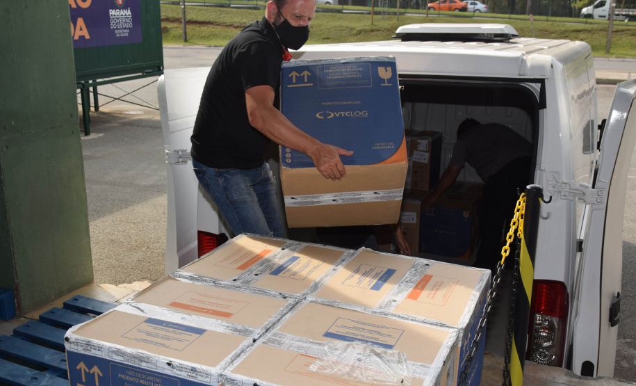 Mais 124 mil vacinas contra a Covid-19 devem chegar ao Paraná; lote será integralmente destinado a segunda dose  -  Curitiba, 06/10/2021  -  Foto: Américo Antonio/SESA