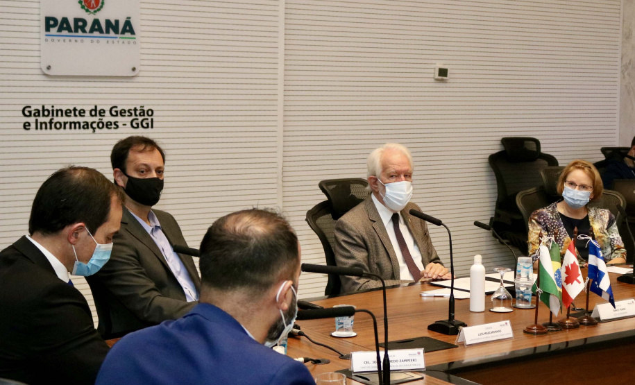 As novas oportunidades de parceria entre o Paraná e o Canadá foram o foco da visita de uma comitiva do Consulado Geral do Canadá a Curitiba nesta quarta-feira (6). O vice-governador Darci Piana recebeu, no Palácio Iguaçu, a cônsul-geral do Canadá em São Paulo, Heather Cameron. Foto: Camila Tonett/Vice-governadoria