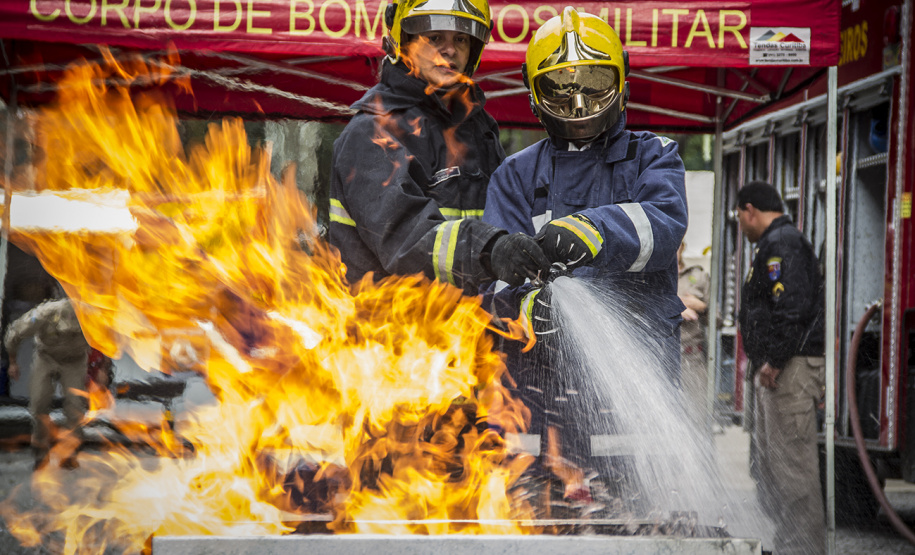 Apresentação Corpo de Bombeiros Corpo de Bombeiros do Paraná comemora 109 anos com 300 mil atendimentos anuais - Foto Cabo Daniel Meneghetti