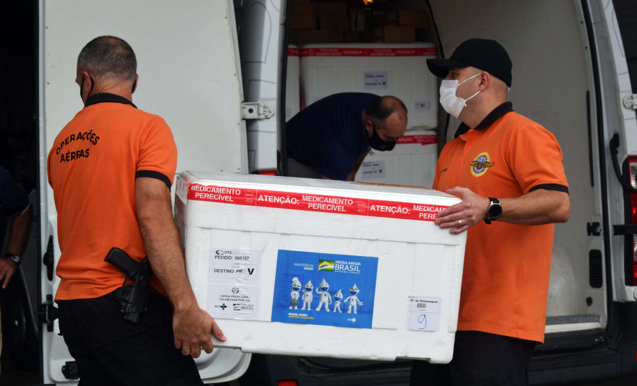 583,6 mil vacinas contra a Covid-19 são distribuídas nesta quarta. Foto: Américo Antonio/SESA