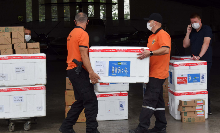 583,6 mil vacinas contra a Covid-19 são distribuídas nesta quarta. Foto: Américo Antonio/SESA