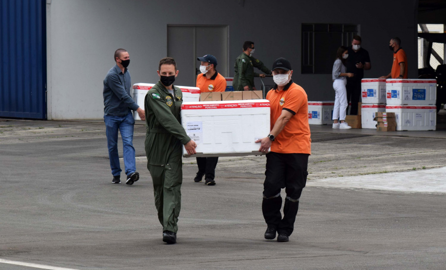 583,6 mil vacinas contra a Covid-19 são distribuídas nesta quarta. Foto: Américo Antonio/SESA