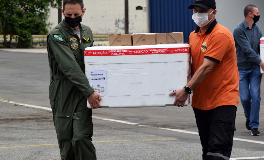 583,6 mil vacinas contra a Covid-19 são distribuídas nesta quarta. Foto: Américo Antonio/SESA