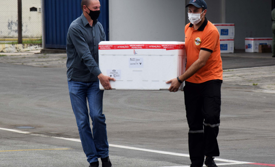 583,6 mil vacinas contra a Covid-19 são distribuídas nesta quarta. Foto: Américo Antonio/SESA