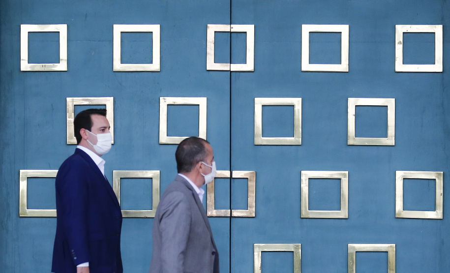 O major Sérgio Vieira Benício é o novo chefe da Casa Militar do Governo do Estado. Sua nomeação foi assinada pelo governador Carlos Massa Ratinho Junior na tarde desta quarta-feira (6). Integrante do quadro de oficiais policiais-militares (QOPM), o major exercia o cargo de subchefe da Casa Militar.