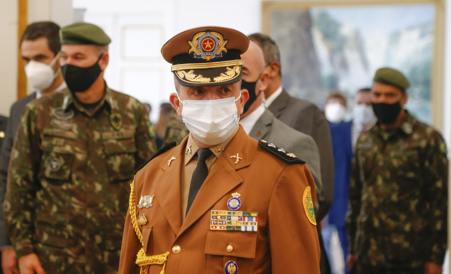 O major Sérgio Vieira Benício é o novo chefe da Casa Militar do Governo do Estado. Sua nomeação foi assinada pelo governador Carlos Massa Ratinho Junior na tarde desta quarta-feira (6). Integrante do quadro de oficiais policiais-militares (QOPM), o major exercia o cargo de subchefe da Casa Militar.