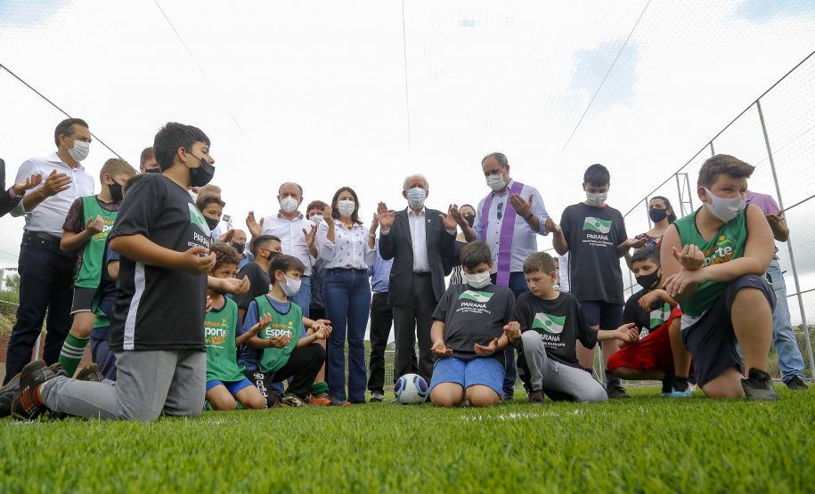 O governador em exercício Darci Piana vistoriou nesta quinta-feira (07) a construção do novo trevo da PR-281, e inaugurou uma unidade do Meu Campinho no distrito de Doutor Antonio Paranhos, em São Jorge D’Oeste, na região Sudoeste do Paraná. - São Jorge D’Oeste, 07/10/2021 -  Foto: Gilson Abreu/AEN