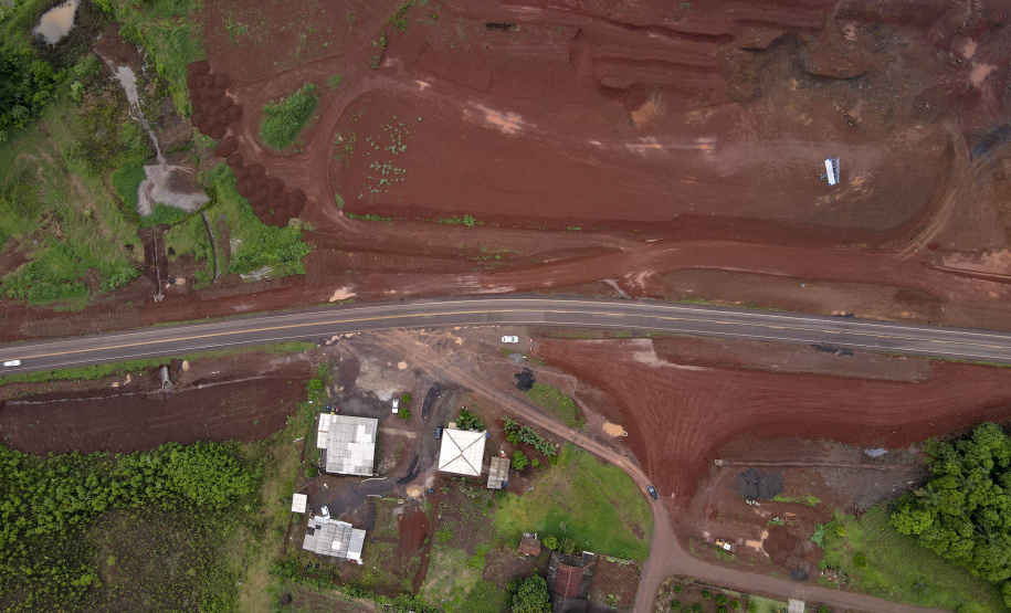 O governador em exercício Darci Piana vistoriou nesta quinta-feira (07) a construção do novo trevo da PR-281, e inaugurou uma unidade do Meu Campinho no distrito de Doutor Antonio Paranhos, em São Jorge D’Oeste, na região Sudoeste do Paraná. - São Jorge D’Oeste, 07/10/2021 -  Foto: Gilson Abreu/AEN