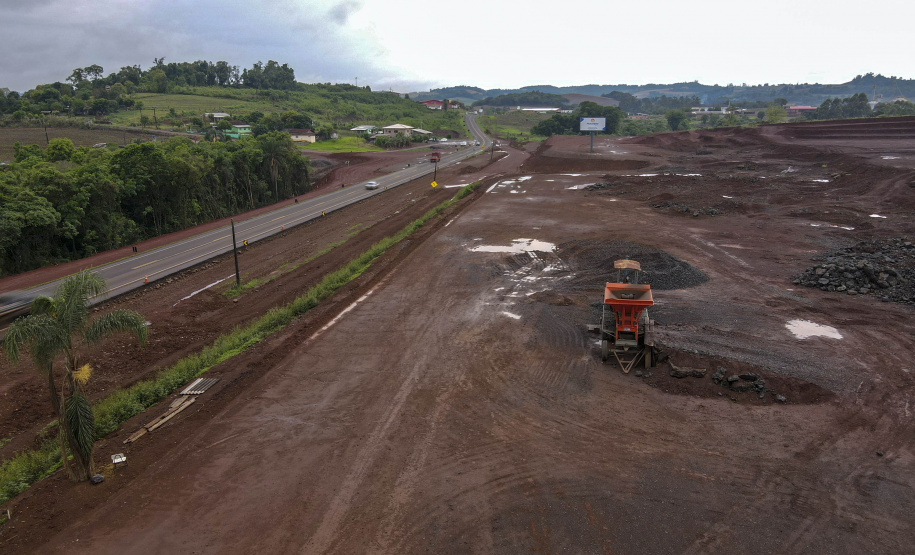 O governador em exercício Darci Piana vistoriou nesta quinta-feira (07) a construção do novo trevo da PR-281, e inaugurou uma unidade do Meu Campinho no distrito de Doutor Antonio Paranhos, em São Jorge D’Oeste, na região Sudoeste do Paraná. - São Jorge D’Oeste, 07/10/2021 -  Foto: Gilson Abreu/AEN