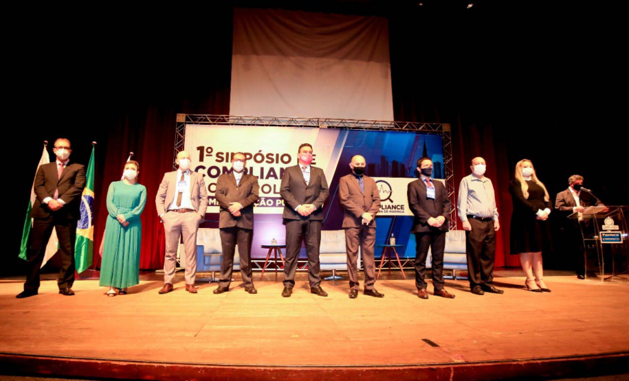 Paraná está entre os que mais aderiram ao Programa Nacional de Prevenção à Corrupção. O bom desempenho do Paraná foi anunciado pelo controlador-geral do Estado, Raul Siqueira, em Maringá, onde participou do 1º Simpósio de Compliance e Controle na Administração Pública promovido pela prefeitura. - Maringá, 07/10/2021  -  Foto: Aldemir de Moraes - Prefeitura de Maringá