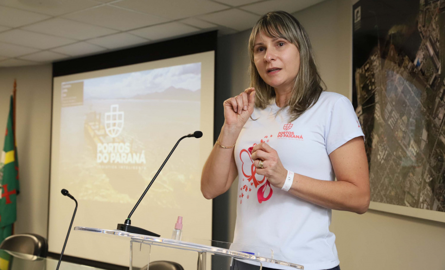 Para o Outubro Rosa deste ano a Portos do Paraná desenvolveu quatro vídeos-depoimentos de mulheres que passaram ou ainda enfrentam um câncer de mama. A programação alusiva ao mês de conscientização sobre a doença terminou ontem (6), mas as produções serão utilizadas no trabalho contínuo de sensibilização. Foto: Claudio Neves/Portos do Paraná