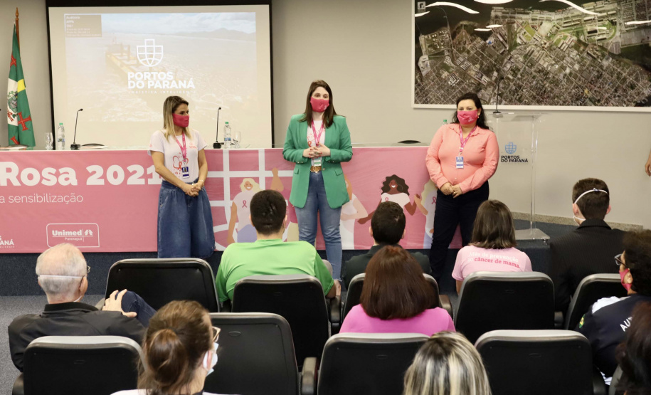 Para o Outubro Rosa deste ano a Portos do Paraná desenvolveu quatro vídeos-depoimentos de mulheres que passaram ou ainda enfrentam um câncer de mama. A programação alusiva ao mês de conscientização sobre a doença terminou ontem (6), mas as produções serão utilizadas no trabalho contínuo de sensibilização. Foto: Claudio Neves/Portos do Paraná