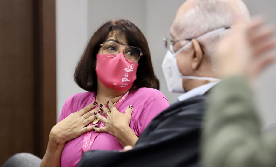 Para o Outubro Rosa deste ano a Portos do Paraná desenvolveu quatro vídeos-depoimentos de mulheres que passaram ou ainda enfrentam um câncer de mama. A programação alusiva ao mês de conscientização sobre a doença terminou ontem (6), mas as produções serão utilizadas no trabalho contínuo de sensibilização. Foto: Claudio Neves/Portos do Paraná