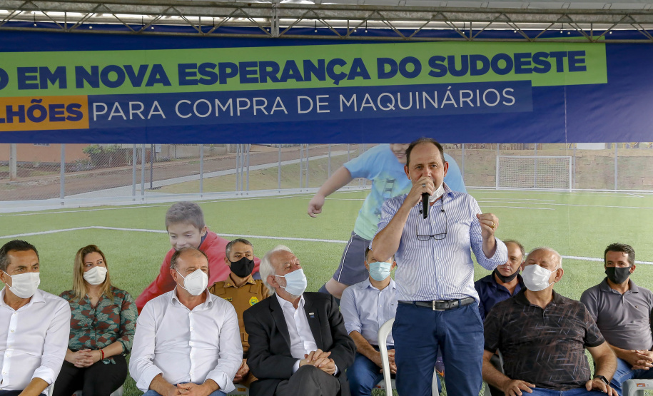 Lazer, geração de emprego e manutenção da limpeza e infraestrutura urbana. As ações fazem parte do pacote de anúncios confirmado nesta quinta-feira (07) pelo governador em exercício Darci Piana em visita à Nova Esperança do Sudoeste. - Nova esperança do Sudoeste, 07/10/2021  -  Foto: Gilson Abreu/AEN