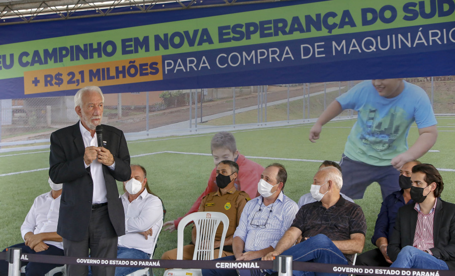 Lazer, geração de emprego e manutenção da limpeza e infraestrutura urbana. As ações fazem parte do pacote de anúncios confirmado nesta quinta-feira (07) pelo governador em exercício Darci Piana em visita à Nova Esperança do Sudoeste. - Nova esperança do Sudoeste, 07/10/2021  -  Foto: Gilson Abreu/AEN