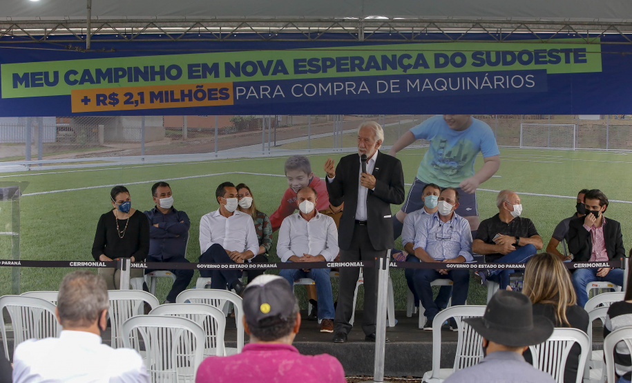 Lazer, geração de emprego e manutenção da limpeza e infraestrutura urbana. As ações fazem parte do pacote de anúncios confirmado nesta quinta-feira (07) pelo governador em exercício Darci Piana em visita à Nova Esperança do Sudoeste. - Nova esperança do Sudoeste, 07/10/2021  -  Foto: Gilson Abreu/AEN