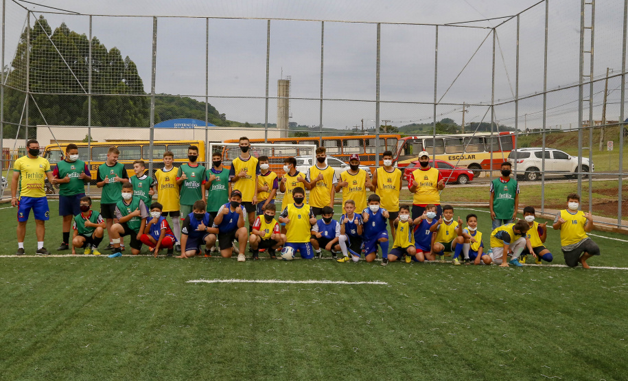 Lazer, geração de emprego e manutenção da limpeza e infraestrutura urbana. As ações fazem parte do pacote de anúncios confirmado nesta quinta-feira (07) pelo governador em exercício Darci Piana em visita à Nova Esperança do Sudoeste. - Nova esperança do Sudoeste, 07/10/2021  -  Foto: Gilson Abreu/AEN