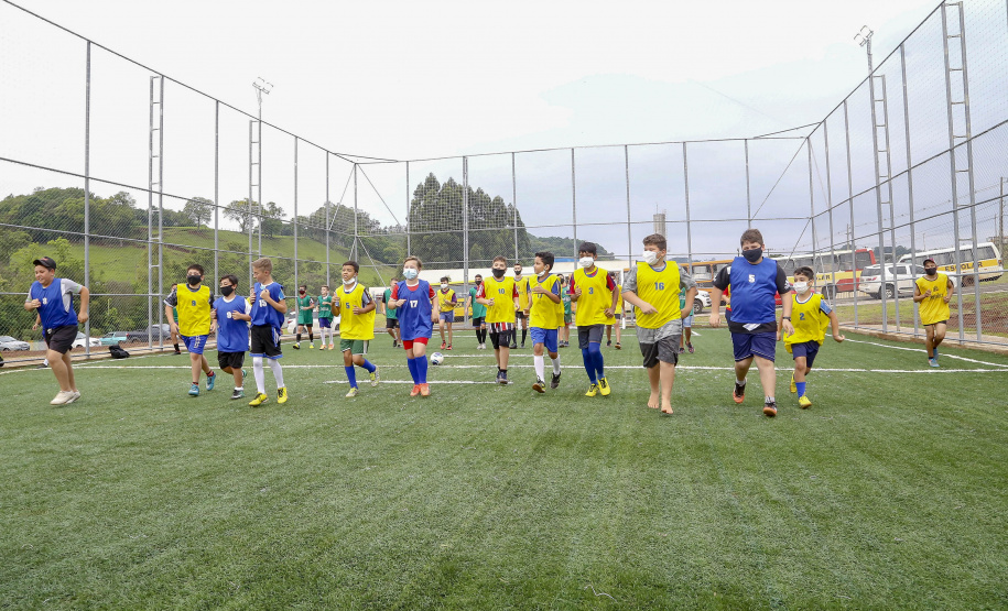 Lazer, geração de emprego e manutenção da limpeza e infraestrutura urbana. As ações fazem parte do pacote de anúncios confirmado nesta quinta-feira (07) pelo governador em exercício Darci Piana em visita à Nova Esperança do Sudoeste. - Nova esperança do Sudoeste, 07/10/2021  -  Foto: Gilson Abreu/AEN