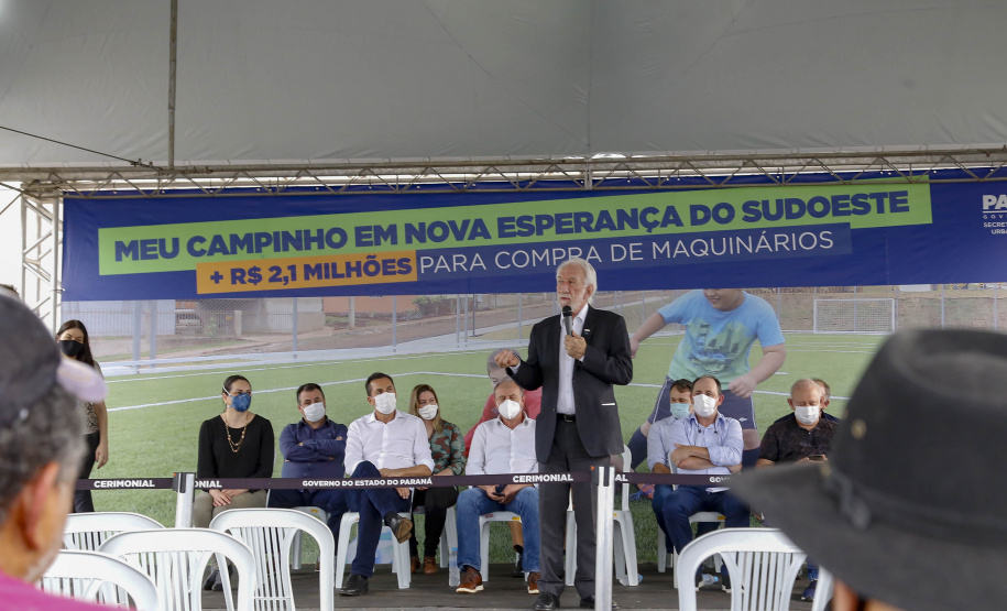 Lazer, geração de emprego e manutenção da limpeza e infraestrutura urbana. As ações fazem parte do pacote de anúncios confirmado nesta quinta-feira (07) pelo governador em exercício Darci Piana em visita à Nova Esperança do Sudoeste. - Nova esperança do Sudoeste, 07/10/2021  -  Foto: Gilson Abreu/AEN